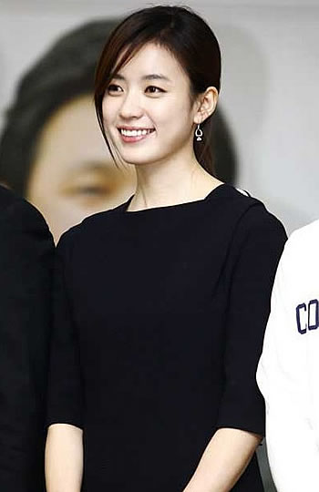 网友解析:韩国五大新生代女星是"自然美女"