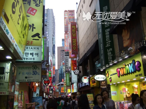韩国明洞购物街