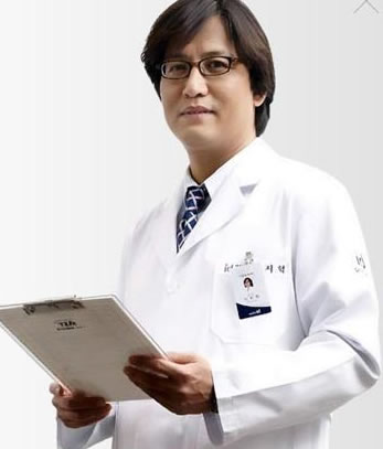 韩国ID整形医院专家李知赫